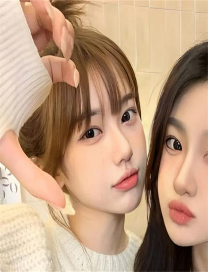 带你走进红衣小女孩的幕后世界：背后的故事与启示 体会团队合作的力量